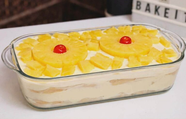 Γλυκό ψυγείου με βελούδινη κρέμα και ανανά!