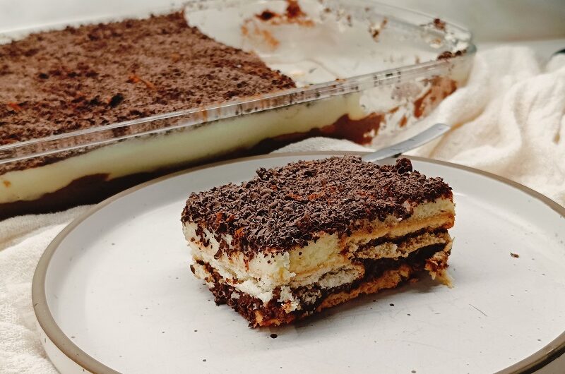 Μπισκοτογλυκό εύκολο με τέσσερα υλικά, έτοιμο σε δέκα λεπτά!