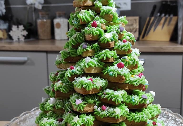 Χριστουγεννιάτικο δεντράκι με μπισκότα και βουτυρόκρεμα