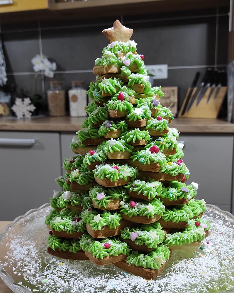 Χριστουγεννιάτικο δεντράκι με μπισκότα και βουτυρόκρεμα