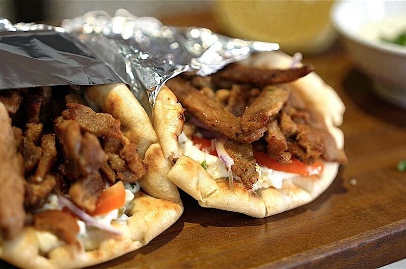 Χοιρινός γύρος γρήγορος και σπιτικός, με τρία υλικά!