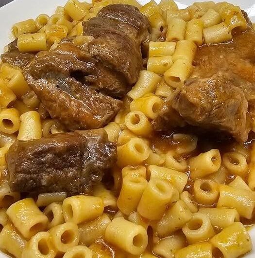 Γιουβέτσι με μακαρονάκι κοφτό