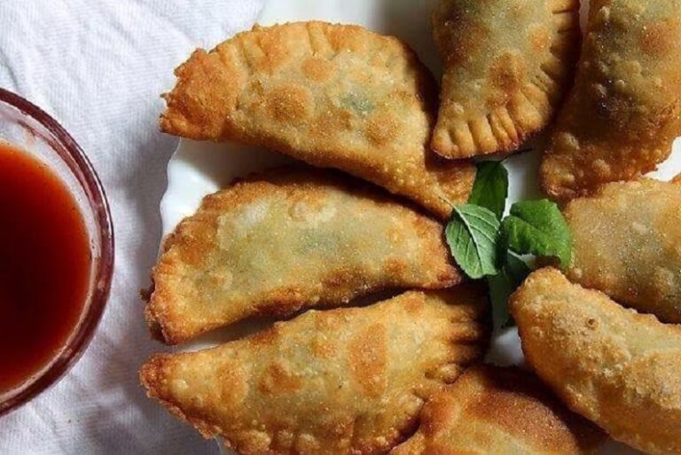 Κρητικά καλτσούνια!