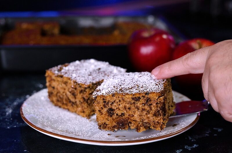 Κέικ μήλου νηστίσιμο, τρουφάτο και έτοιμο σε πέντε λεπτά!