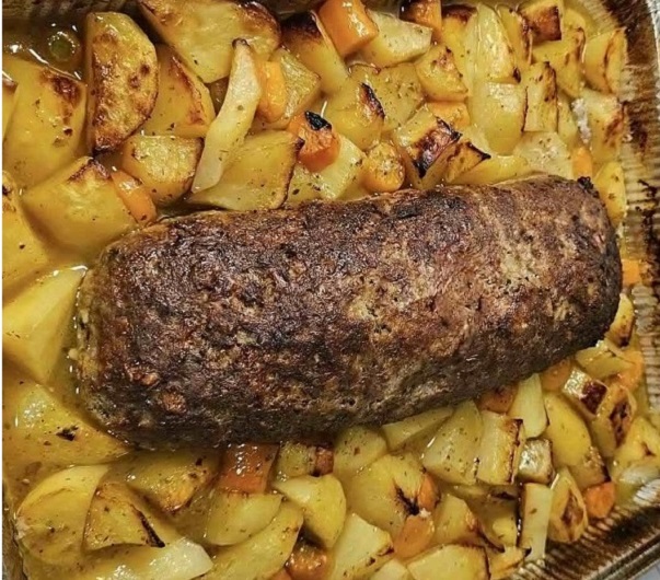 Ρολό με κιμά και πατάτες στο φούρνο, κλασικό και αγαπημένο φαγητό!