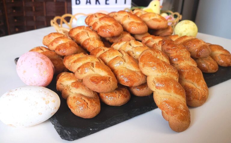 Πασχαλινά κουλούρια βανίλιας, συνταγή φούρνου!