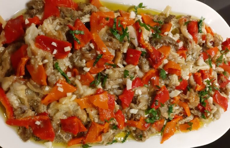 Αγιορείτικη μελιτζανοσαλάτα με πιπεριές Φλωρίνης