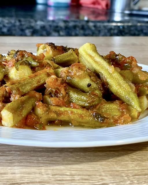 Πως να φτιάξεις μπάμιες χωρίς “σάλια”, στο φούρνο