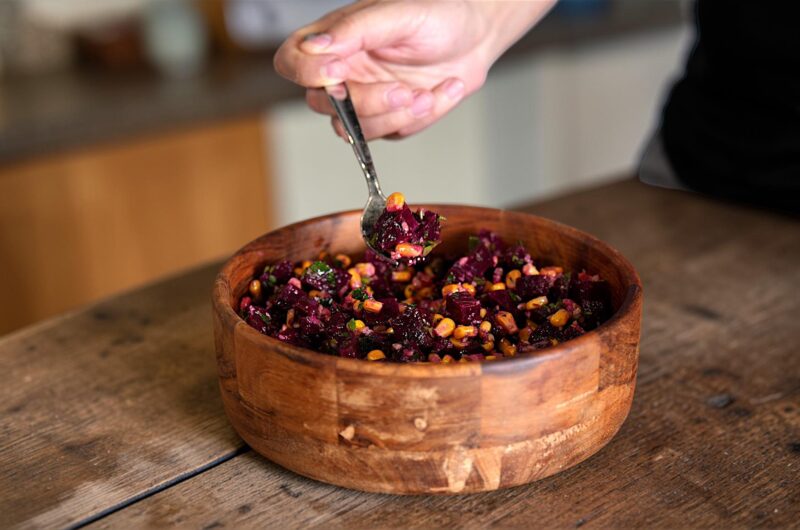 Σαλάτα με παντζάρι και καλαμπόκι, πεντανόστιμη
