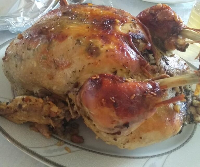Εορταστικό κοτόπουλο γεμιστό!!!