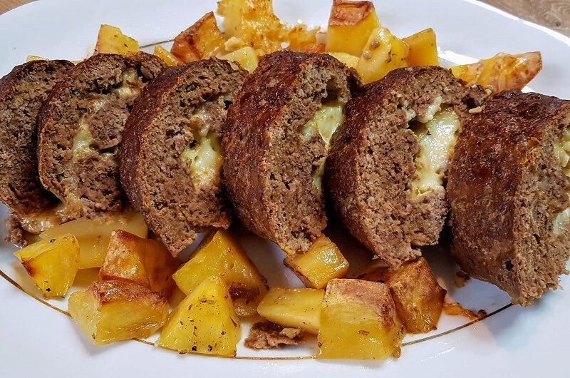 Εύκολο ρολό με κιμά και τυρί, που λιώνει!!!