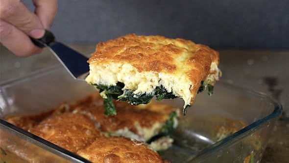 Σουφλέ με σπανάκι, έτοιμο σε πέντε λεπτά!