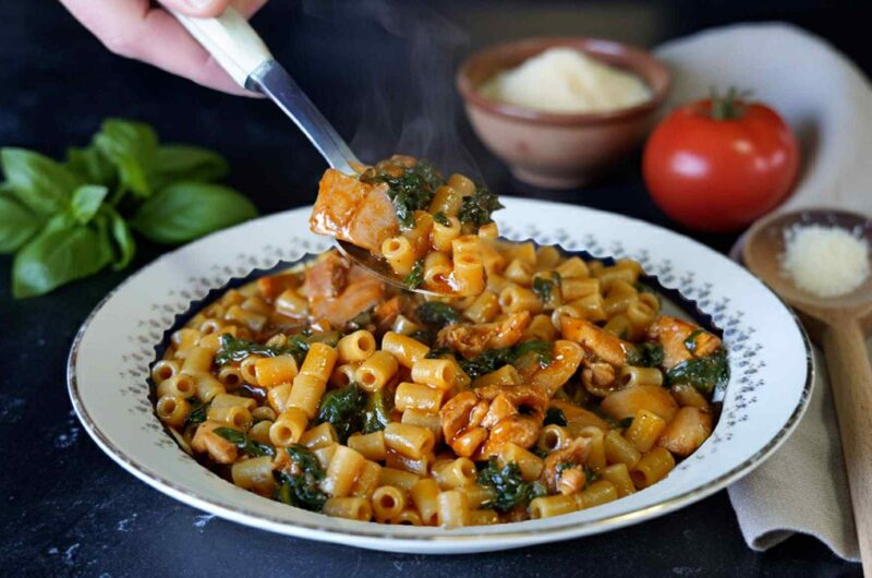 Κοφτό μακαρονάκι, με σπανάκι και κοτόπουλο