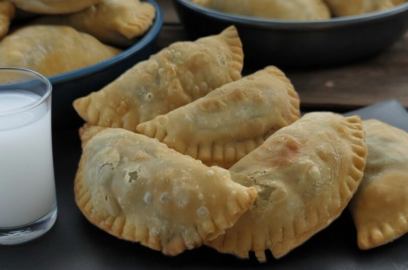 Παραδοσιακά κρητικά χορτοπιτάκια, εύκολα και γρήγορα!