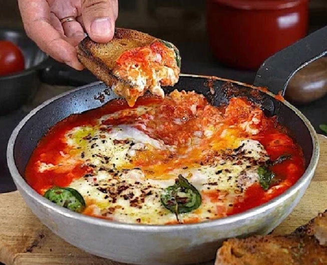 Αυγά με τομάτα, όπως τα τρώγαμε μικροί!