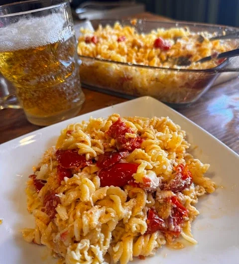 Ζυμαρικά με τοματίνια φούρνου